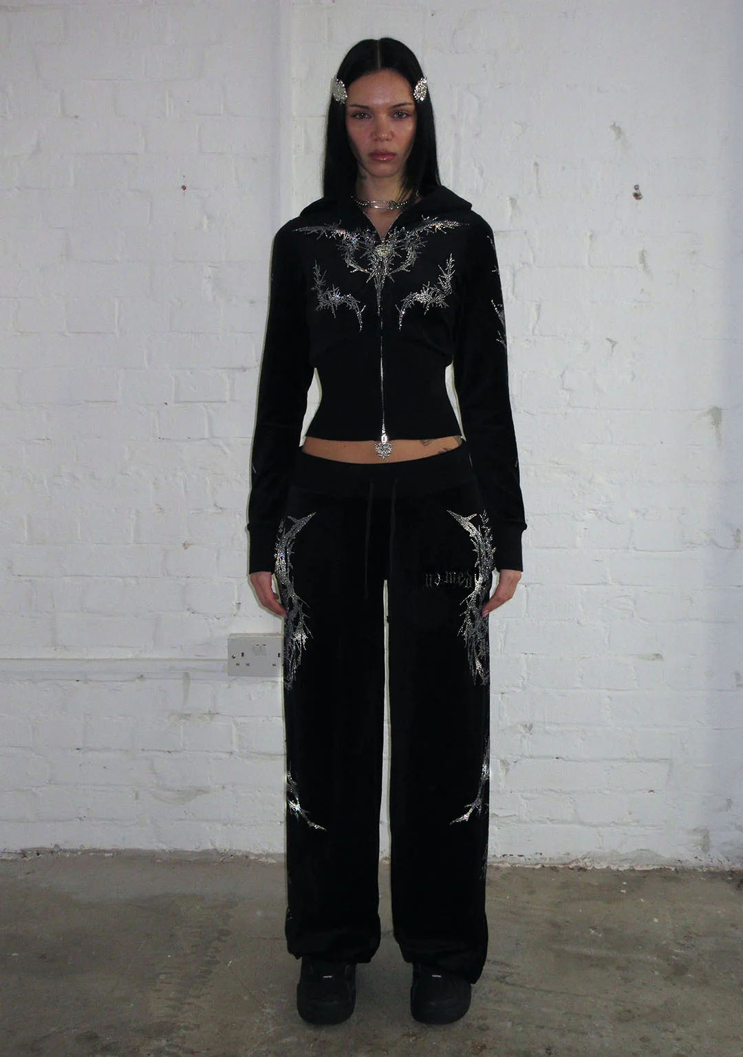 CURSE RHINESTONE VELOUR ZIP HOODIE BLACK - Image 4