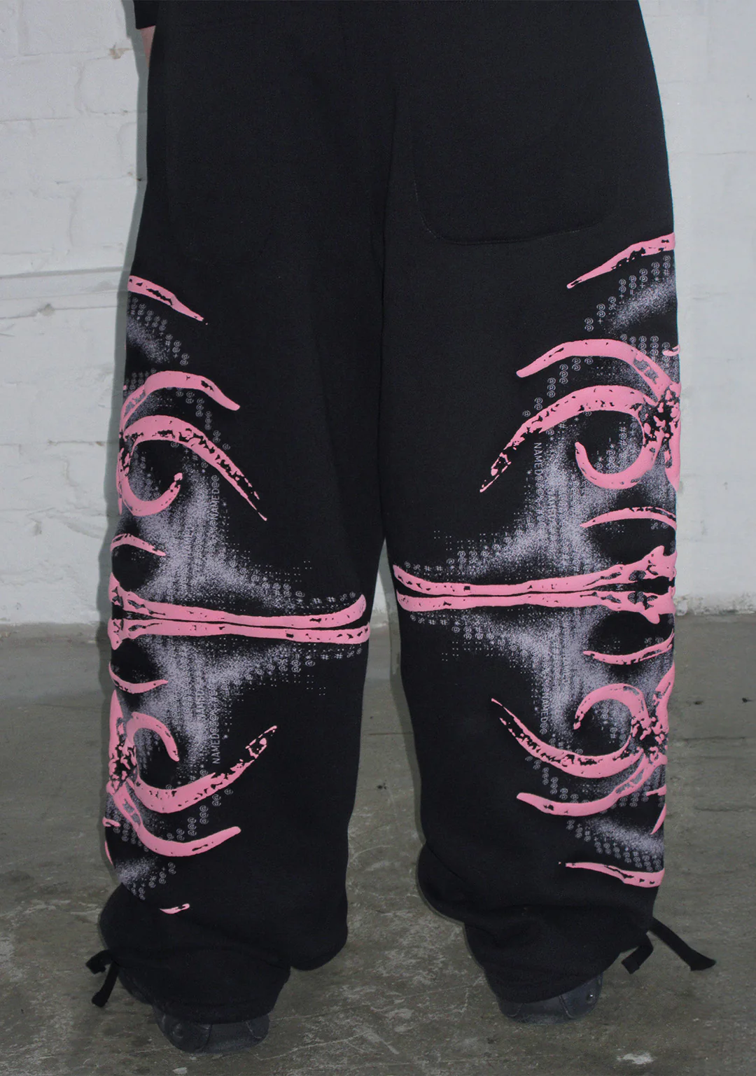 EUPHORIA PUFF PRINT OVERSIZED SWEATPANTS BLACK - Image 6