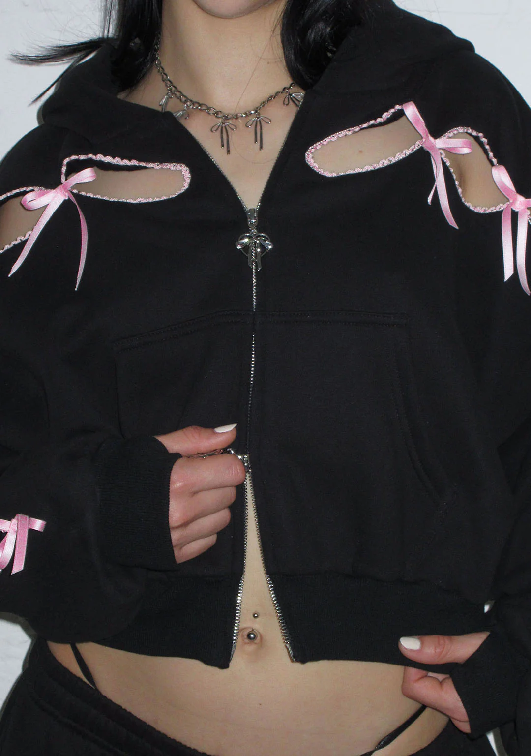 PRINC355 RIBBON CROP ZIP HOODIE BLACK - Image 4