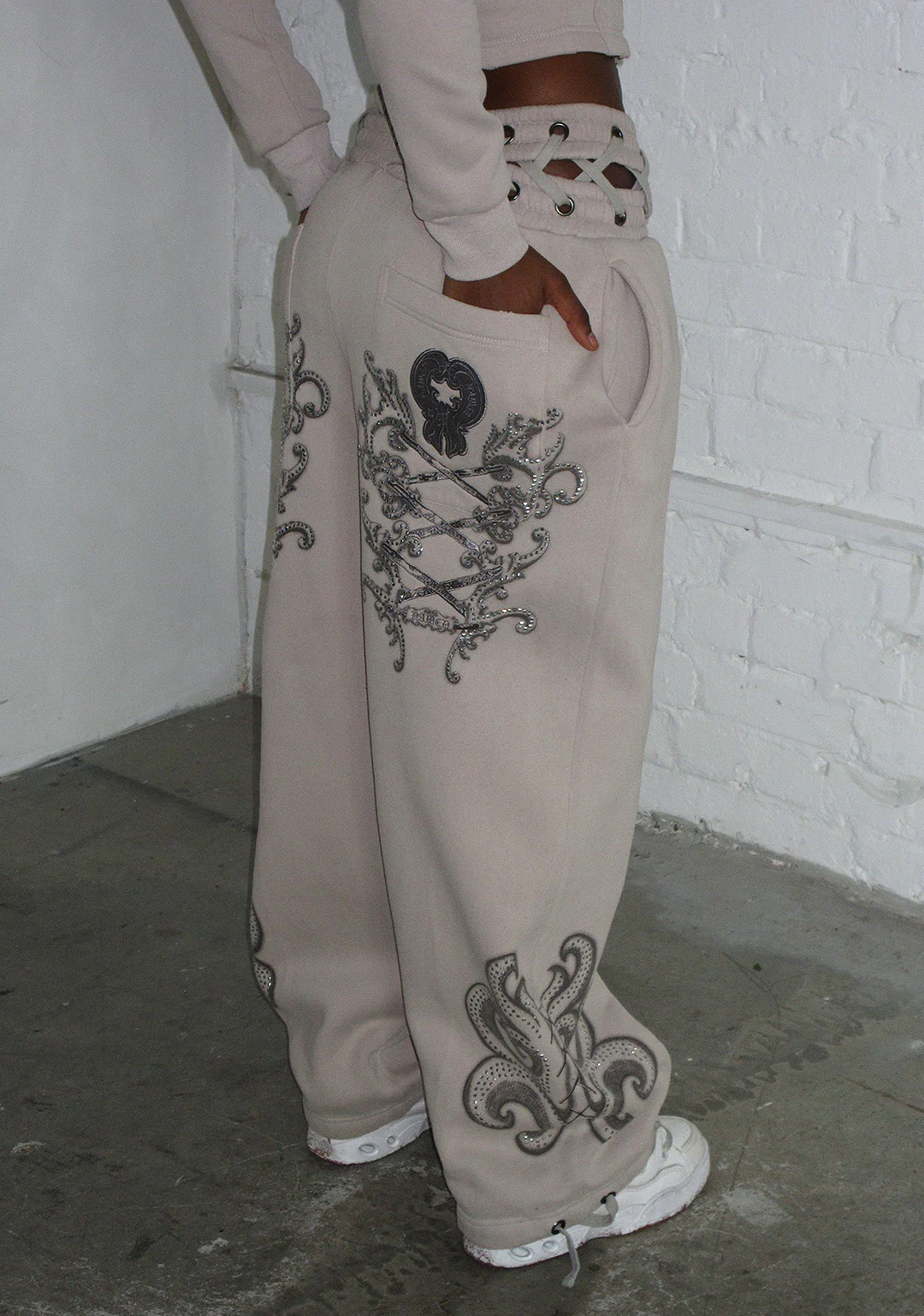 VENDETTA LACE UP OVERSIZED SWEATPANTS BONE - Image 3